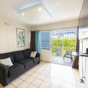 Montones C-3 Apartment